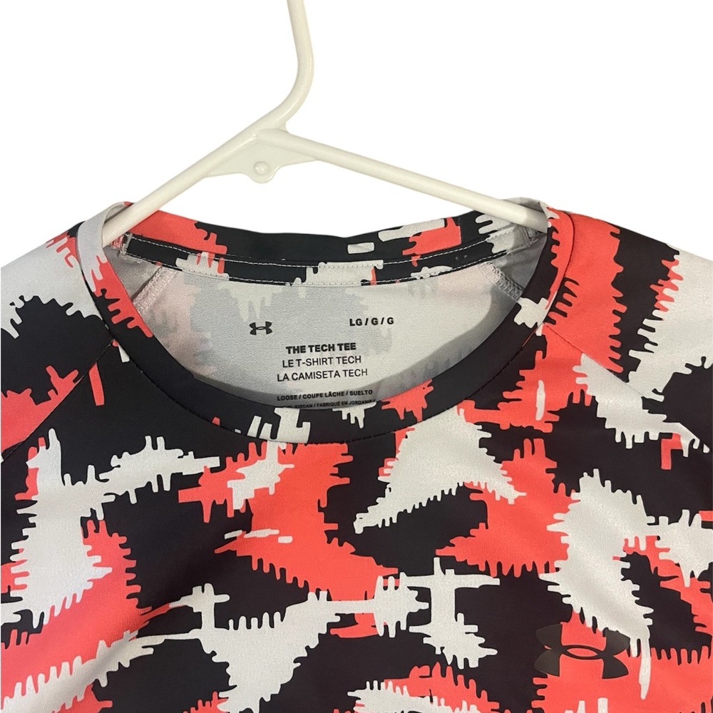 Pair of Men’s Under Armour Tech Shirts - Picture 2 of 3